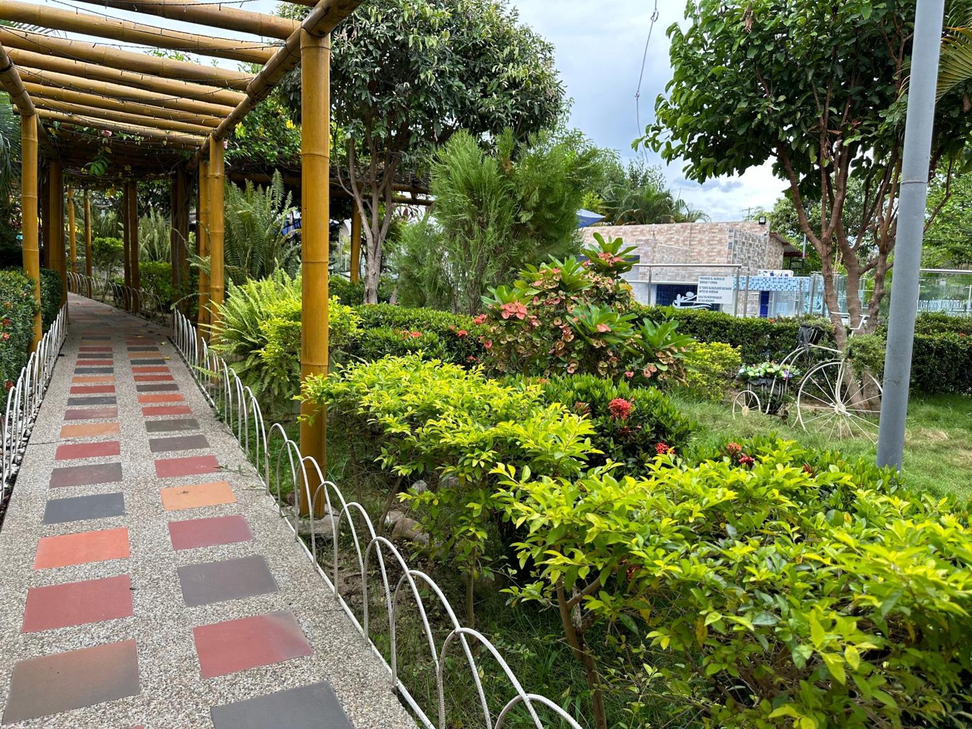 Hv Sueno Real Tatacoa Hotel Villavieja Eksteriør billede